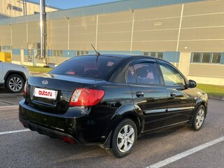 2010 Kia Rio II Рестайлинг, чёрный, 650000 рублей, вид 5