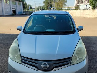 2011 Nissan Note I Рестайлинг, серебристый, 650000 рублей, вид 1