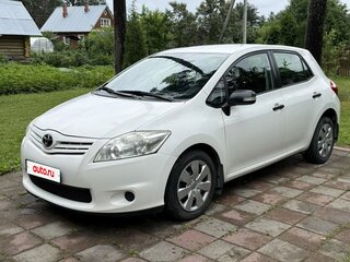 2011 Toyota Auris I Рестайлинг, белый, 870000 рублей, вид 1