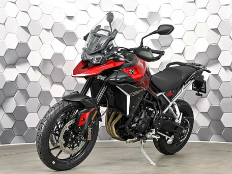 2024 Triumph Tiger 900, красный, 1549000 рублей, вид 2