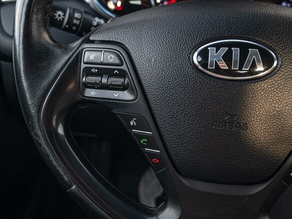 2017 Kia Ceed II Рестайлинг, белый, 1445000 рублей - вид 15