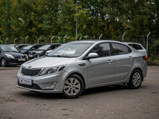 2015 Kia Rio III Рестайлинг, серебристый, 944000 рублей, вид 1