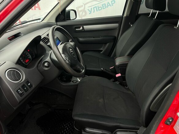 2006 Suzuki Swift AMT III, красный, 400000 рублей - вид 7