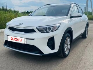 2019 Kia Stonic I, белый, 1650000 рублей, вид 1