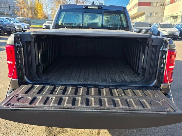 2026 Ram 1500 Crew Cab V Рестайлинг, серый, 10600000 рублей - вид 23