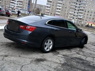 2020 Chevrolet Malibu IX Рестайлинг, серый, 1770000 рублей, вид 3