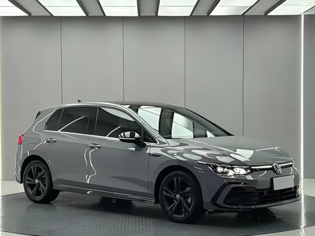 2022 Volkswagen Golf VIII, серый, 1990000 рублей, вид 2