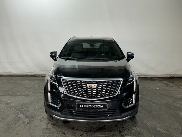 2021 Cadillac XT5 I Рестайлинг, чёрный, 3300000 рублей - вид 1