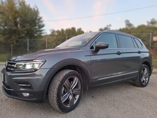 2020 Volkswagen Tiguan Allspace II, серый, 2970000 рублей, вид 2