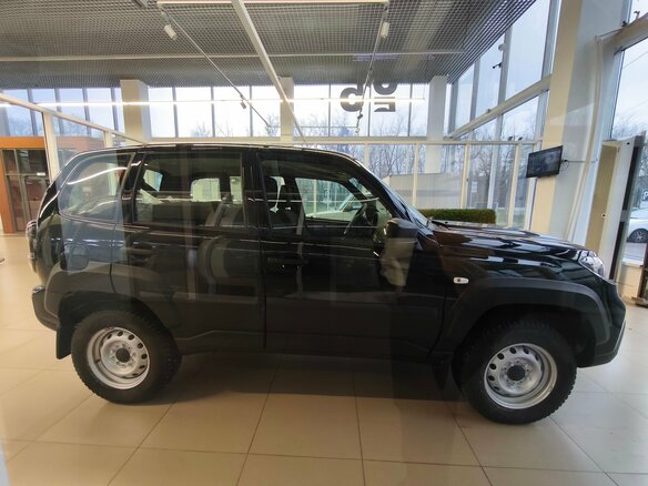 2026 Lada (ВАЗ) Niva Travel I Рестайлинг, зелёный - вид 11