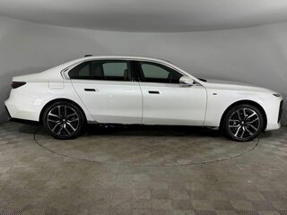 2024 BMW 7 серии 740d xDrive VII (G70), белый, 13700000 рублей, вид 3