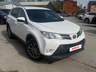 2015 Toyota RAV4 IV (XA40), белый, 1650000 рублей, вид 2