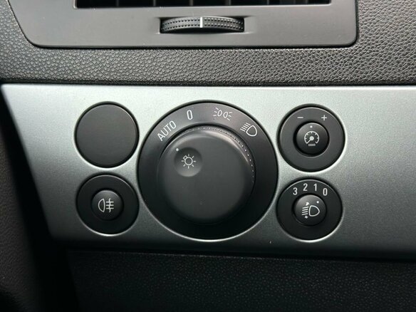 2012 Opel Astra H Рестайлинг, серебристый, 699000 рублей - вид 15