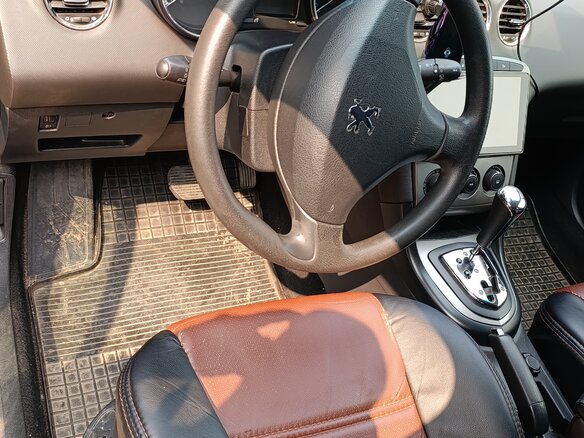 2010 Peugeot 308 I, серый, 330000 рублей - вид 5