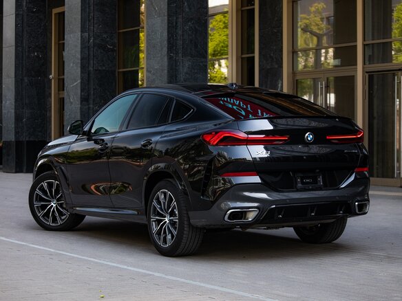 2025 BMW X6 40i III (G06) Рестайлинг, чёрный, 11350000 рублей - вид 6