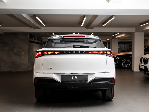 2026 Omoda C5 II, белый, 2349000 рублей - вид 4