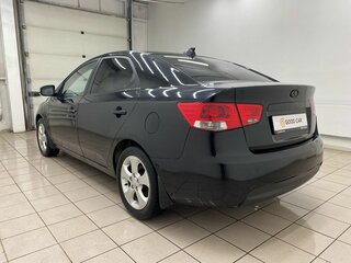 2009 Kia Cerato 5-speed II, чёрный, 565000 рублей, вид 4