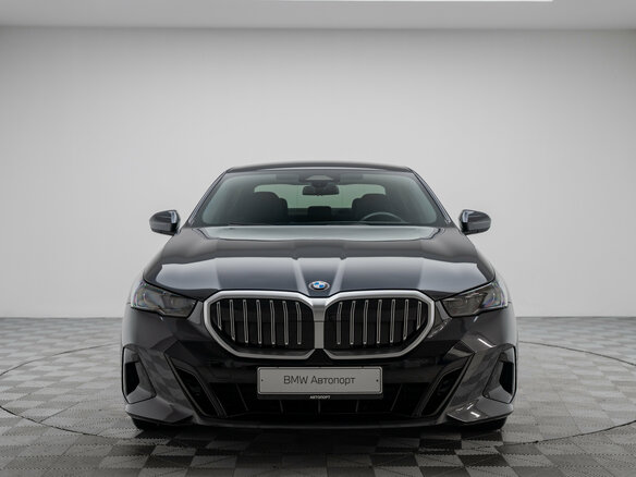 2023 BMW 5 серии 520d xDrive VIII (G60/G61/G68), серый, 7800000 рублей - вид 2