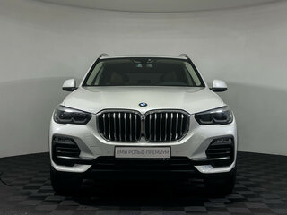2020 BMW X5 25d IV (G05/G18), белый, 5547000 рублей, вид 3