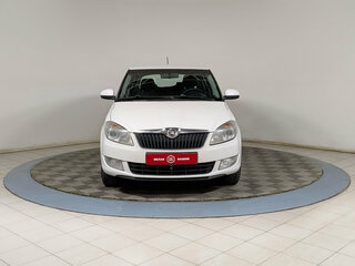 2013 Skoda Fabia II Рестайлинг, белый, 579900 рублей, вид 3