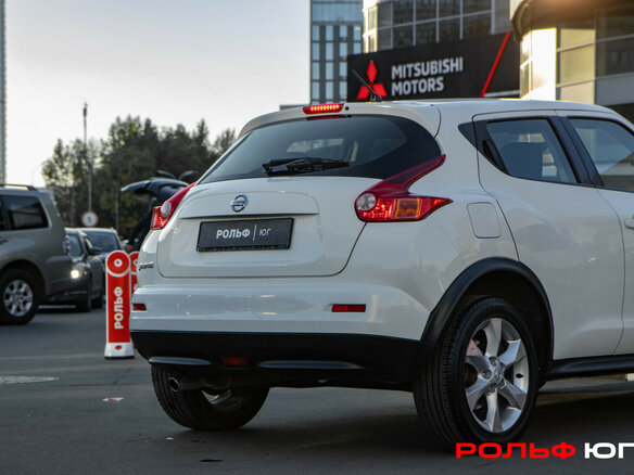 2011 Nissan Juke I, белый - вид 16