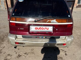 1992 Mitsubishi Chariot II, красный, 350000 рублей, вид 4