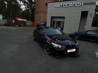 2004 BMW 5 серии 530i V (E60/E61), чёрный, 999000 рублей, вид 3