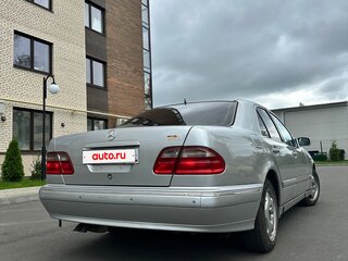 2000 Mercedes-Benz E-Класс 200 II (W210, S210) Рестайлинг, серебристый, 470000 рублей, вид 3