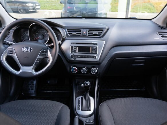 2017 Kia Rio III Рестайлинг, серый, 1070854 рублей - вид 6
