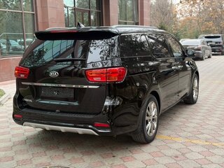 2019 Kia Carnival III, чёрный, 1700000 рублей, вид 4