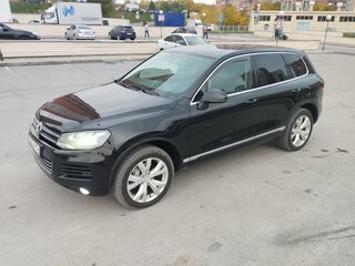 2012 Volkswagen Touareg II, чёрный, 1700000 рублей, вид 3
