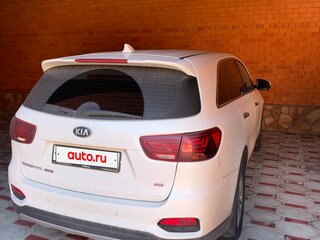 2019 Kia Sorento III Prime Рестайлинг, белый, 2350000 рублей, вид 4