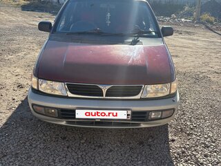 1992 Mitsubishi Chariot II, красный, 350000 рублей, вид 1