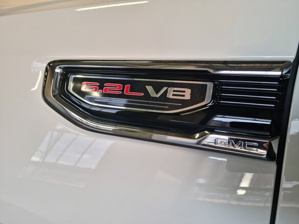 2023 GMC Sierra Crew Cab IV Рестайлинг, белый, 8000000 рублей - вид 7