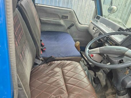 1989 Fuso (Mitsubishi) Canter, синий, 760000 рублей, вид 2