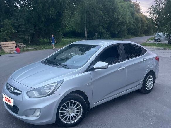 2012 Hyundai Solaris I, серебристый, 630000 рублей - вид 1