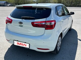 2014 Kia Rio III, белый, 680000 рублей, вид 5