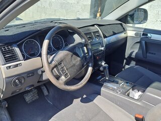 2007 Volkswagen Touareg I Рестайлинг, чёрный, 568000 рублей, вид 4