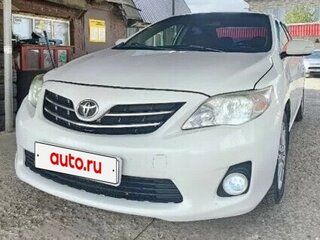 2013 Toyota Corolla X (E140, E150) Рестайлинг, белый, 800000 рублей, вид 3