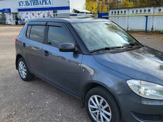 2013 Skoda Fabia II Рестайлинг, серый, 550000 рублей, вид 2