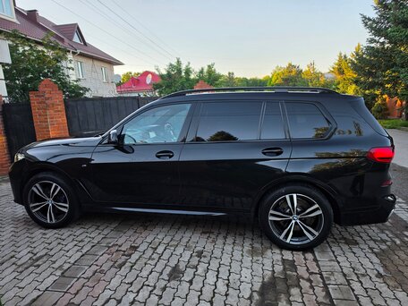 2021 BMW X7 40d I (G07), чёрный, 6800000 рублей, вид 5