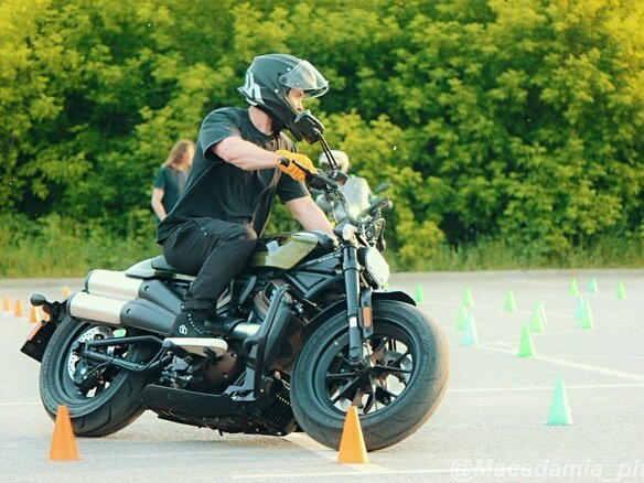 2022 Harley-Davidson Sportster S, зелёный, 1520000 рублей - вид 8