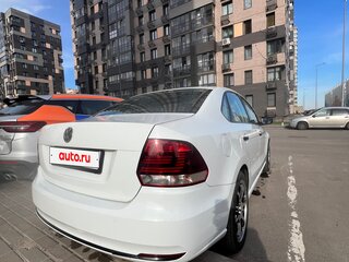 2019 Volkswagen Polo V Рестайлинг, белый, 680000 рублей, вид 4