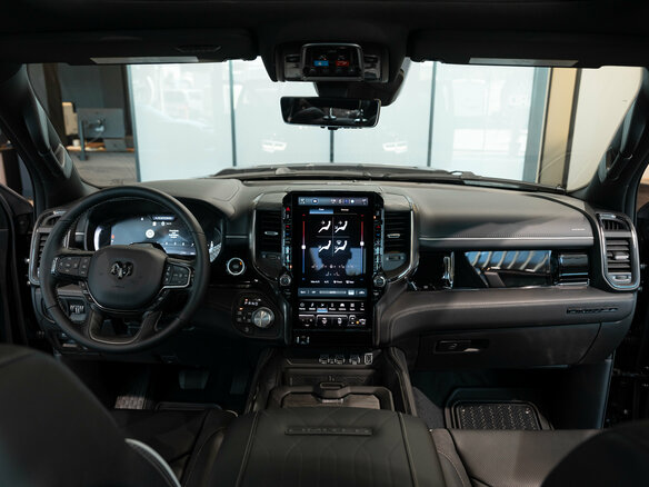 2026 Ram 1500 Crew Cab eTorque V Рестайлинг, чёрный, 13700000 рублей - вид 8