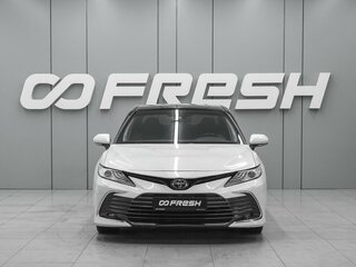 2018 Toyota Camry VIII (XV70), белый, 2690000 рублей, вид 3