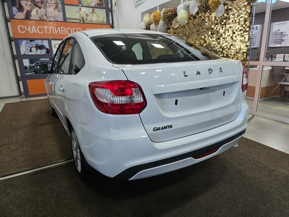 2026 Lada (ВАЗ) Granta I Рестайлинг, белый, 1218000 рублей - вид 8