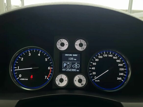 2010 Lexus LX 570 III, чёрный, 3200000 рублей - вид 7