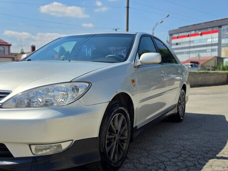2005 Toyota Camry V (XV30) Рестайлинг, серебристый, 700000 рублей, вид 2