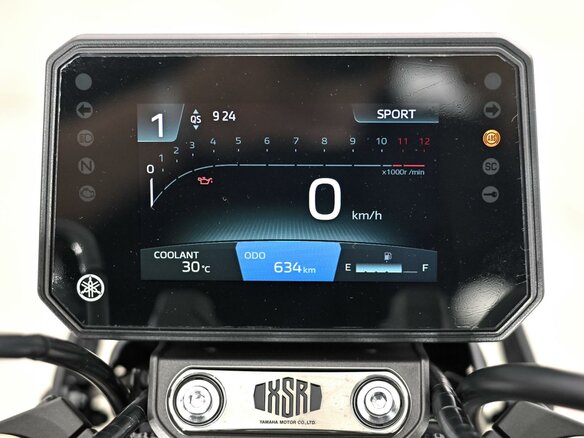 2025 Yamaha XSR900, чёрный, 1399000 рублей - вид 8