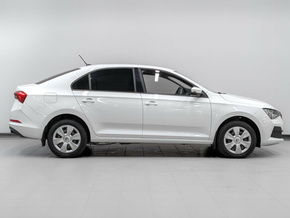 2021 Skoda Rapid II, белый - вид 3